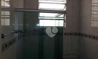 Imagem 6: Apartamento com sala (ampla), 2 quartos (1 com sacada), banheiro, cozinha, área, dependênc