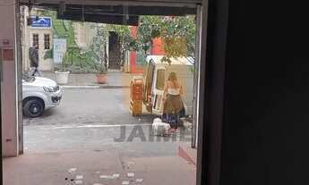 Imagem: Loja comercial em vão livre, cozinha e