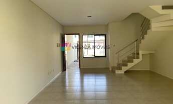 Imagem 3: Sobrado para venda possui 108 metros quadrados com 3 quartos em Boa Vista - Joinville - SC