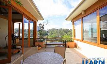 Imagem: CASA ASSOBRADADA - VILA MADALENA - SP