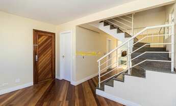 Imagem 4: Sobrado triplex em condomínio fechado, semi mobiliado, com 3 quartos, sendo 1 suíte, duas