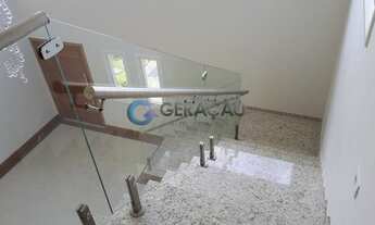 Imagem 4: Apartamento para aluguel e venda possui 311 metros quadrados com 5 quartos