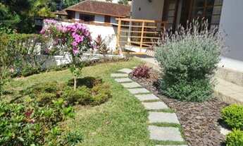 Imagem 6: Casa mobiliada com 5 quartos, salão em 2 ambientes, varanda, lavabo, banheiro social, copa