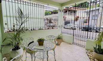 Imagem 2: Casa com 250m², 4 Quartos e 2 vagas de garagem, à venda no Costa Carvalho, Juiz de Fora