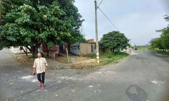 Imagem 3: Terreno de esquina com casinha de 4 comodos em frente a lagoa do jardim minda