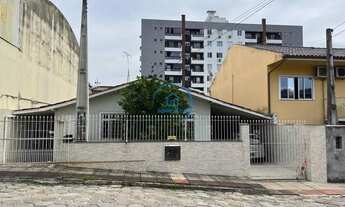 Imagem: AMPLA CASA COM A POUCOS MINUTOS DA AVENIDA