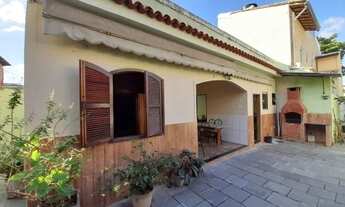 Imagem 2: Baixou em Bangu! Ideal para duas famílias 5 quartos, 2 casas ótima localização