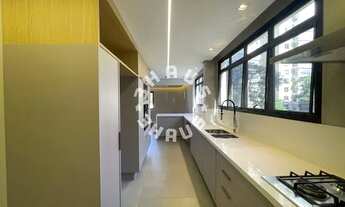 Imagem 4: Apartamento reformado no Itaim Bibi com 200m², 03 amplas suítes, living 03 ambientes + 03