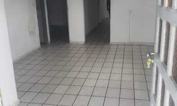 Imagem: Aluga se ou vende se, casa primeiro andar