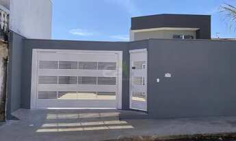 Imagem: Casa para venda com 3 quartos, sendo 1 suíte