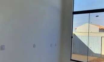 Imagem 4: Pé direito duplo, 2 quartos, quintal, Documentação Grátis