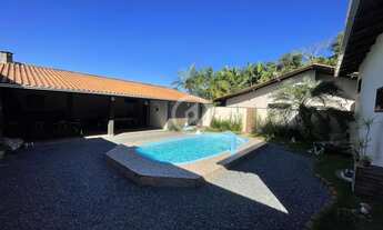 Imagem 7: Casa de Alvenaria com ampla área de festas e piscina