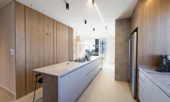 Imagem 5: Apt Mobiliado em Cond. Clube, Andar Alto, Vista Livre, Face Norte com 4 suítes e 4 Vagas p