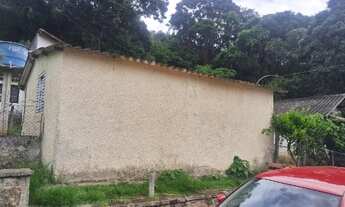 Imagem 3: Vendo esta casa e esta loja