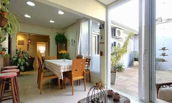 Imagem 2: Casa com 4 dormitórios, espaço gourmet e terraço na Zona Norte de Porto Alegre