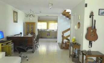 Imagem 6: Casa em Porto Alegre, no bairro Espirito Santo, com 3 dormitório(s), e 3 banheir