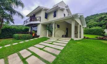 Imagem 2: Ampla casa com 3 dormitórios, lindamente decorada a venda no Panorâmico- Garopaba- SC