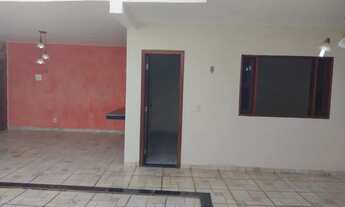 Imagem 7: VENDO CASA 3 ANDARES PARACATU MG - CENTRO