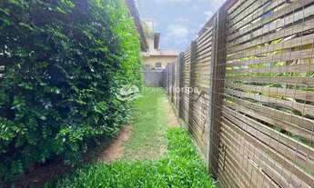 Imagem 5: Aconchego, natureza e estilo em uma casa com 2 dormitórios e amplo terreno de 440m² no Rio