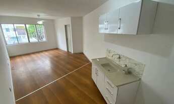 Imagem: Ótima kitnet no bairro Carvoeira, em frente