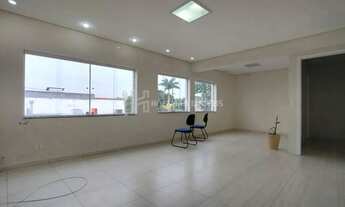 Imagem: Prédio com salas comerciais para venda