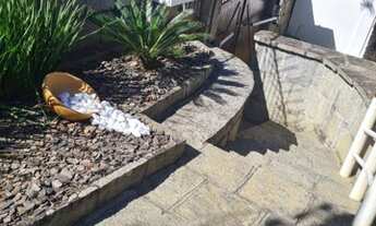 Imagem 3: Casa mobiliada com 5 quartos, salão em 2 ambientes, varanda, lavabo, banheiro social, copa