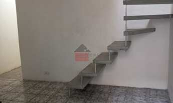 Imagem 1: Sobrado em vila fechada, com portão automático sem condomínio, à venda, com 100m², quintal