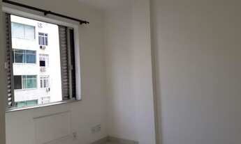 Imagem 2: Apartamento com 1 quarto, sala, fica de frente, 44m², reformado, portaria 24 horas, Posto