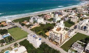 Imagem 6: Apartamento à Venda em Bombinhas/SC no Residencial Caraíbas na Praia de Mariscal com 2 Suí