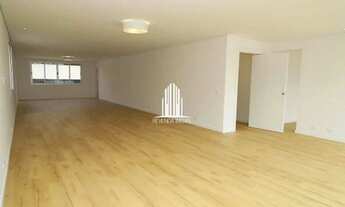 Imagem: Cobertura triplex 100 renovada no coração