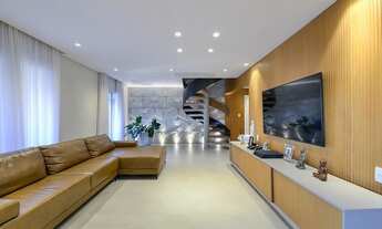 Imagem 4: Apartamento à venda ou locação, 482m² de Área Útil, recém reformado e mobiliado, há 7 minu