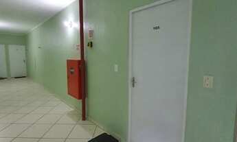 Imagem 4: Porto Esmeralda na Mario Covas, apto de 2/4, térreo com armários cozinha R$ 950,00