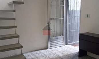 Imagem 4: Sobrado em vila fechada, com portão automático sem condomínio, à venda, com 100m², quintal