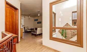 Imagem 6: Casa de esquina com 270m² construídos