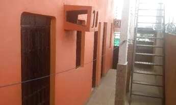 Imagem 2: Aluga se kitinete com 1 quarto,1 banheiro, mais 1 cômodo