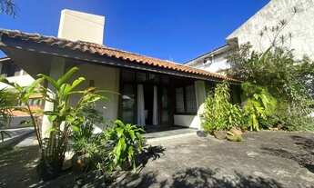 Imagem: Casa à venda com 4 quartos no bairro Itaguaçu