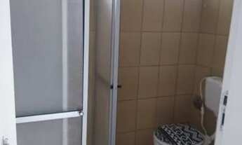 Imagem 3: Casa com 2/4, garagem coberta, área com casinha para pet