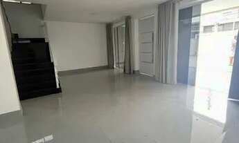 Imagem 6: Casa de condomínio para aluguel possui 370 metros quadrados com 3 quartos