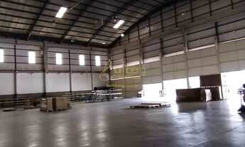 Imagem 5: Galpão com pátio e pé direito12ms próximo à Rodovia Castelo Branco