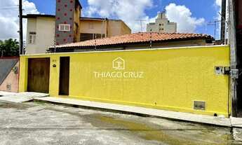 Imagem 2: Casa Plana para Venda em Fortaleza, Maraponga, 2 dormitórios, 2 suítes, 1 banheiro, 4 vaga