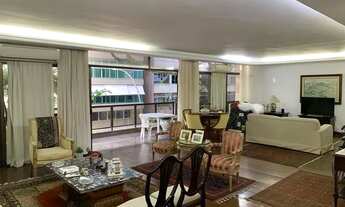 Imagem: Fantástico 214m² na quadra da praia, melhor