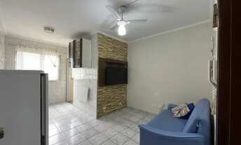 Imagem 2: Apartamento Mobiliado com 1 Dormitório e Garagem na Vila Tupi, Apenas 100 Metros da Praia