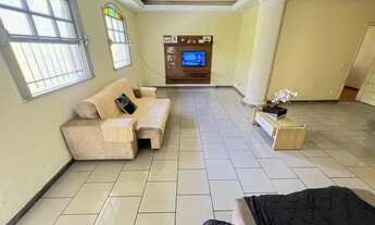 Imagem 5: Casa com 3 Quartos e 3 banheiros à Venda, 270 m² por R$ 800.000