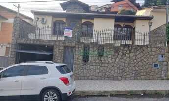 Imagem 2: Casa para venda possui 250 metros REFORMADA com 4 quartos em Jardim do Sol - Juiz de Fora