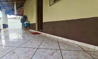 Imagem 6: Chácara para venda tem 250 metros quadrados com 4 quartos