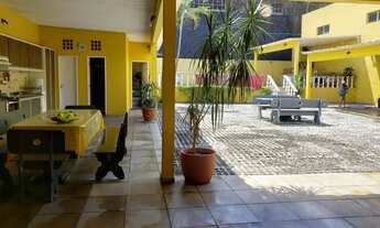 Imagem: Lugo casa com 900m2, garagem para 15 carros