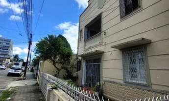 Imagem: Casa terrea e primeiro andar em Centro