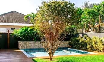 Imagem 3: CASA À VENDA CONDOMÍNIO SANTA MÔNICA JARDINS 6 SUÍTES ALTO PADRÃO DE ACABAMENTO