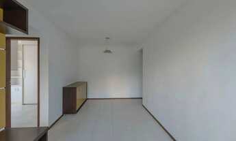 Imagem 2: Aluga ou Vende apartamento com 2 quartos, varanda, armários, andar alto. boa localização