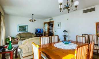 Imagem 3: Apartamento de 3 dormitórios com 2 vagas de garagem e infra no Menino Deus próximo a Orla